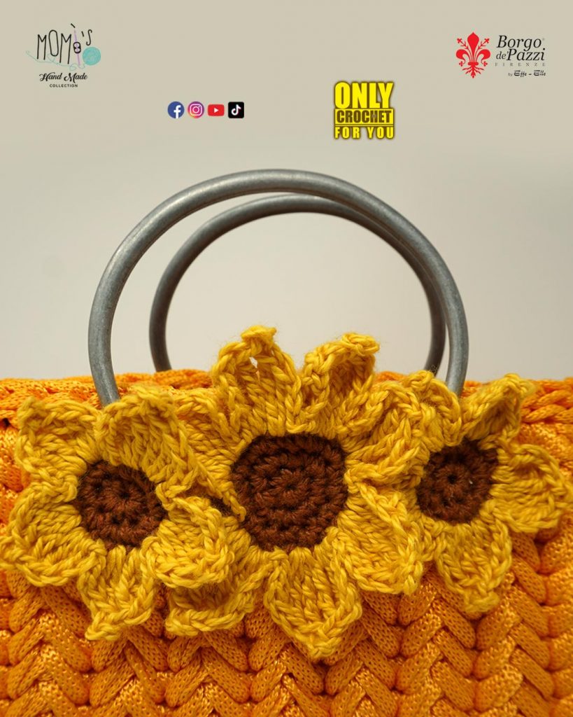 borsa ad uncinetto con fiori